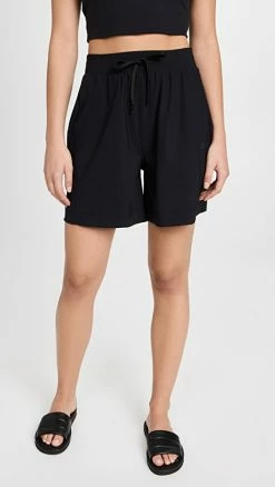 Brand new 𧨠Sweaty Betty Explorer Shorts Black β